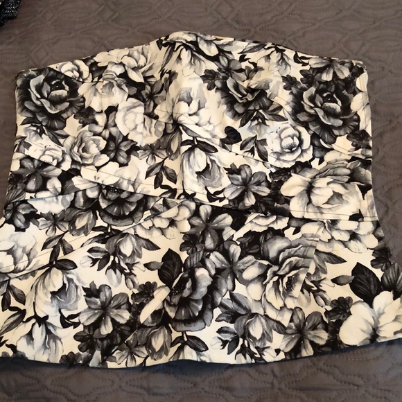 Size 10 White House Black market bustiers - Picture 1 of 4